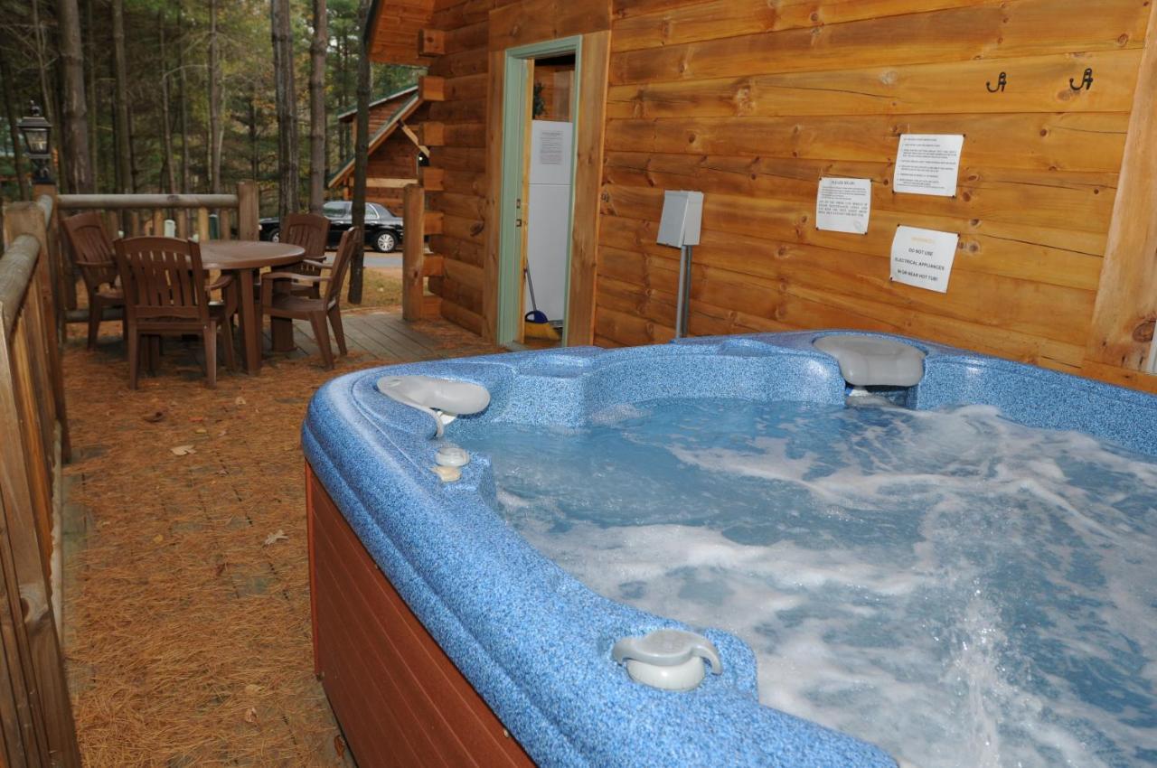 The Cabins At Pine Haven - Beckley Beaver Bagian luar foto