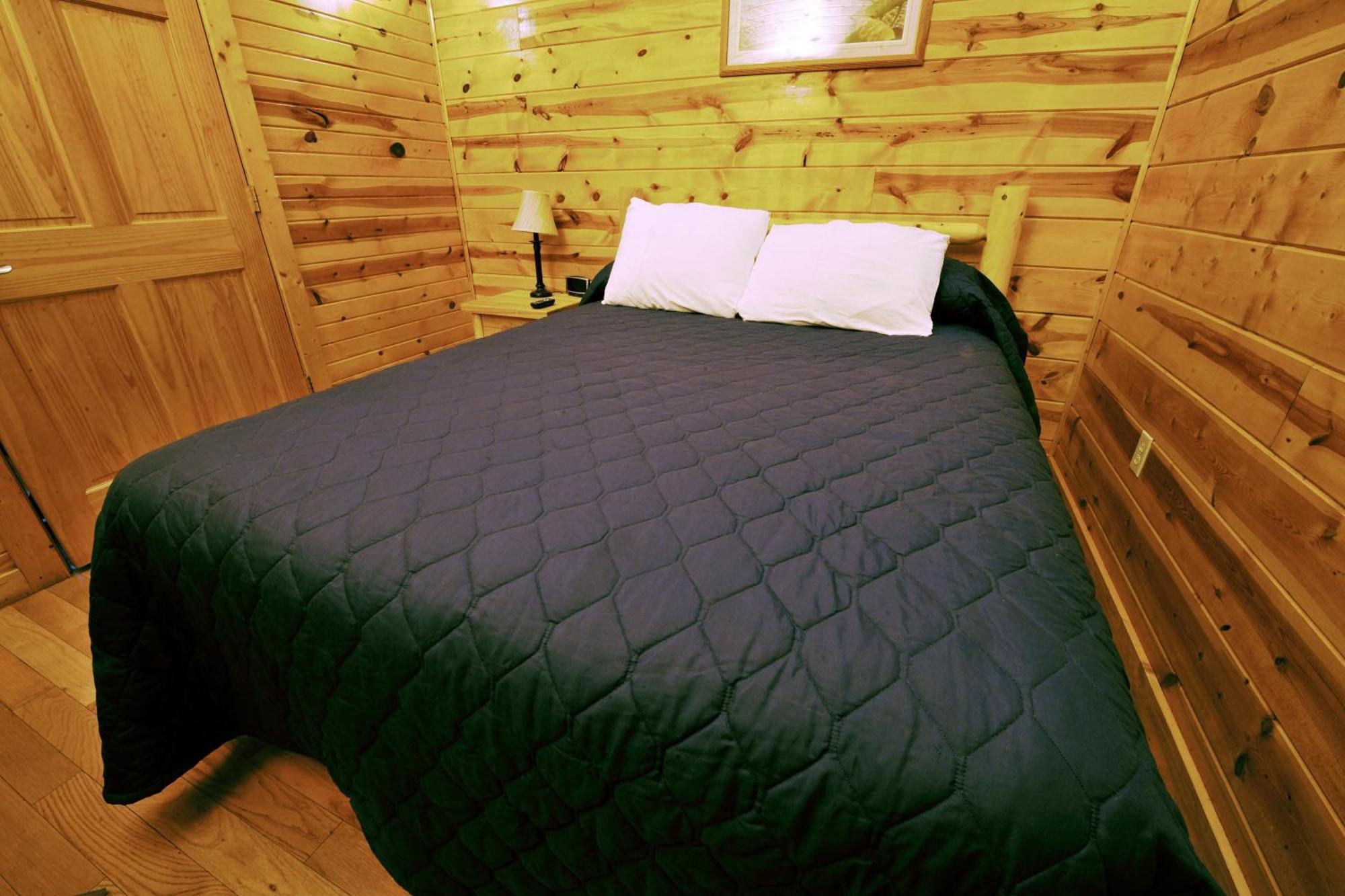 The Cabins At Pine Haven - Beckley Beaver Bagian luar foto