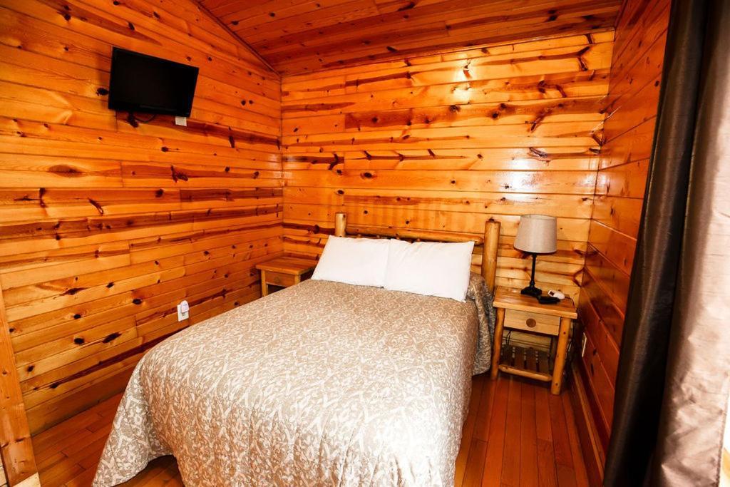 The Cabins At Pine Haven - Beckley Beaver Bagian luar foto