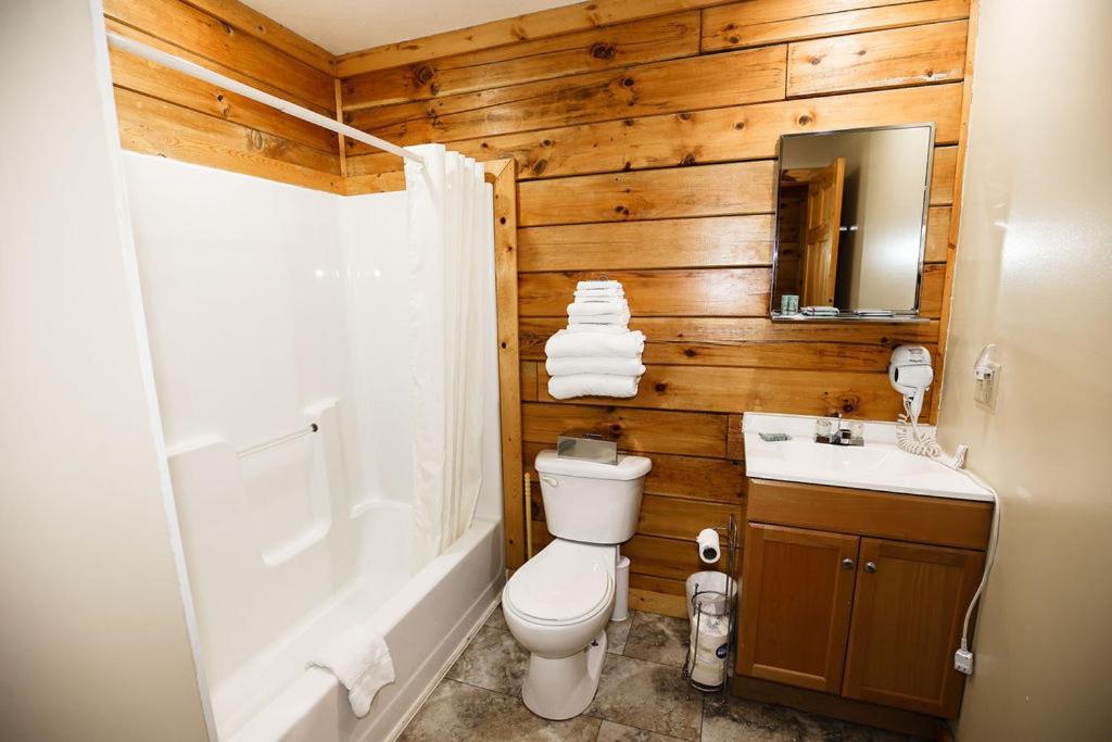 The Cabins At Pine Haven - Beckley Beaver Bagian luar foto